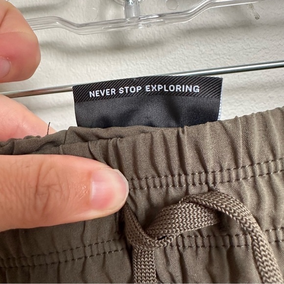 The North Face Athletic Mini Skirt Drawstring Waist Olive Green Pockets - Picture 6 of 6